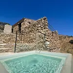 Casa De Piedra