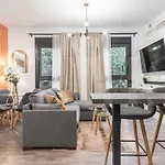 Modern Duplex With A Garden View - Center By Rems
