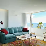 Moderno Y Completo Apartamento Frente Al Mar