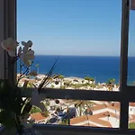 Frente A La Playa. Vistas Al Mar. La Cala De Mijas