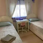 Cozy Apartments Nearly Sea,Tennis,Bars And Other