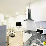 Moderno Y Bien Situado P8