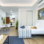Soho Deluxe Center