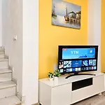 2 Bedroom Stunning Apartment In Malaga