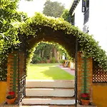 Villa Clavero Three Premium Apt
