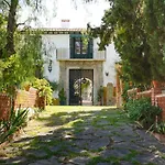 Villa Clavero Three Premium Apt