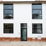 Cozy And Stylish Apartment Next To The Center 1.C2