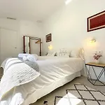 Villa Clavero Six Premium Apt