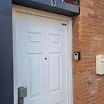 Brand New Apart Mlg City Center!