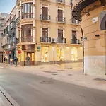 Apartment With Balcony In The Heart Of Malaga By Rems
