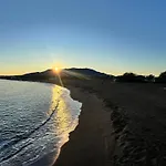 Espectacular Apartamento Junto Al Mar, Con Piscina En Malaga