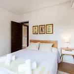 Queen Of The Ocean Villa: Stately Style House With Pool