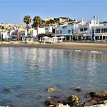Pedregalejo Playa, Piscina Y Parking