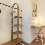 Commodious Apartment Near Center By Rems