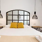 Super Central Malaga Flat With Terrace And Free Parking