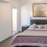 4 Bedroom Stunning Apartment In Malaga