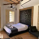 Luxury Apartments Chinitas 11