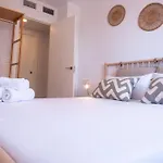 Bright Apartment With Views 3 Bedrooms 2 Bathrooms