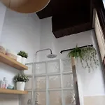 Cozy & Quiet Apartment In The Center
