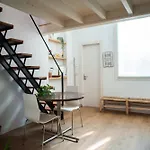 Cozy & Quiet Apartment In The Center
