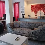 Una Habitacion En Un Piso Muy Centrico Y Moderno En Malaga - Room In A Centric And Modern Apartment In The Heart Of Malaga