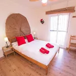 3 Bedrooms City Center And Beach
