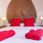 3 Bedrooms City Center And Beach