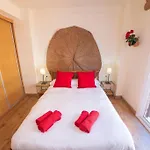 3 Bedrooms City Center And Beach