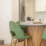 Delightful And Bright Apartment In Center By Rems