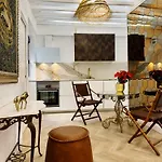 Luxury Historic Centro Apartment