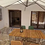 Habitacion Individual Tranquila Con Bano Privado En Piso Compartido