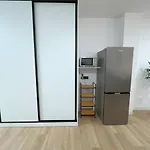 Evans Realty Bm Lujoso Y Moderno Estudio