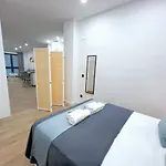 Evans Realty Bm Lujoso Y Moderno Estudio