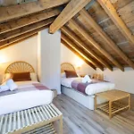 Modern Duplex Courtyard -2Bedrooms 2Baths