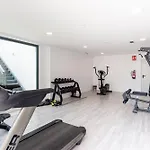 La Quinta 3 Bedroom Ultra Modern Apartment With Private Hot Tub
