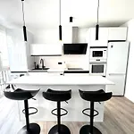 Las Flores Luxury Apartment