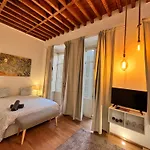 Larios Deluxe Studio
