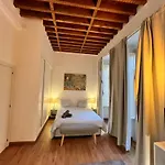 Larios Deluxe Studio