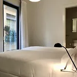Urbanliving Cisneros