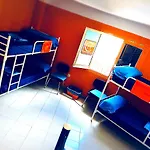 Larios Cool Hostel