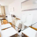 Avenida De Las Americas Apartment