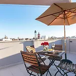 -Malagasunapts-Private Terrace Penthouse