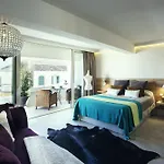 Cabaret Terrace Suite