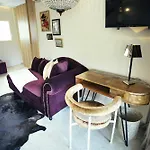 Cabaret Terrace Suite