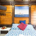 Citycenter Pirates Room, Young People Only