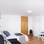 Sea & Wave Ventura Studio Apartment
