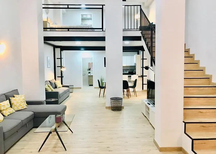 Modern & Spacious Apartment In Plaza De La Merced