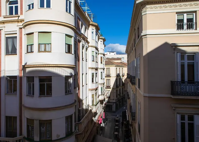 Homely Malaga Larios