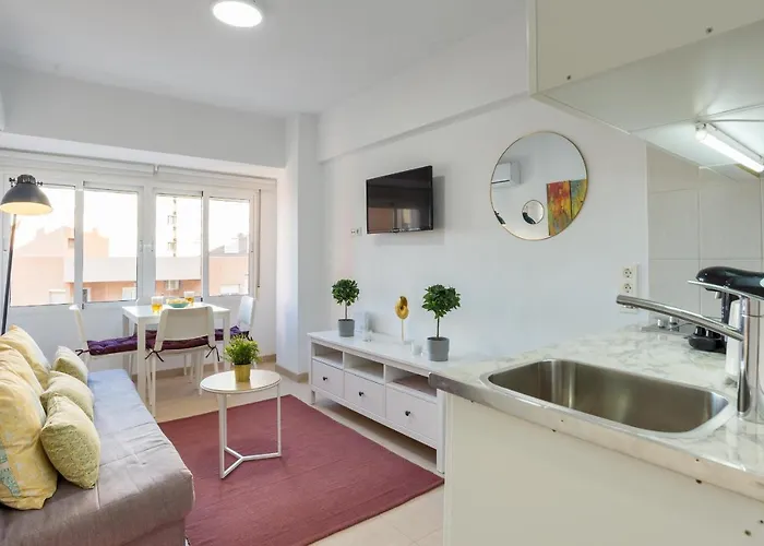Mp7 Renovated Apartment Right On The Beach 700 Meters Away From Old Town
