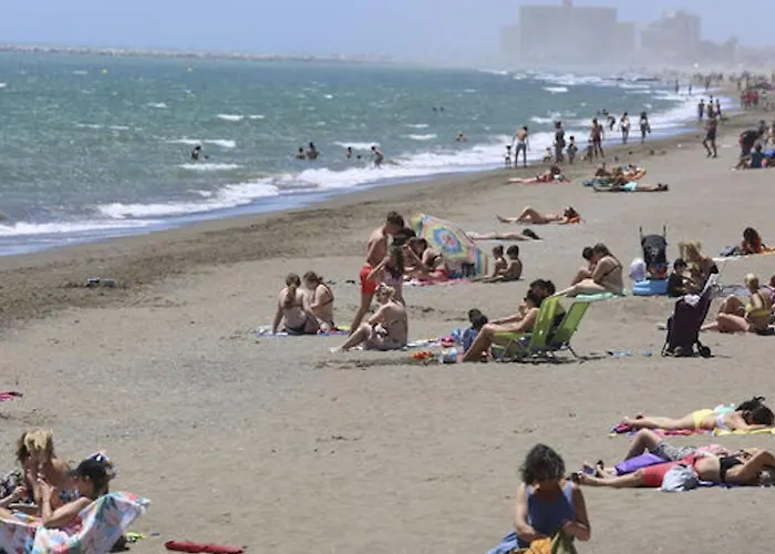 Apartamento En Calle Mendoza - Zona Huelin & 300 Mts De La Playa